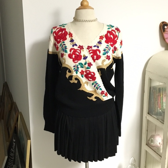 Vintage Rose Sweater - Picture 2 of 3